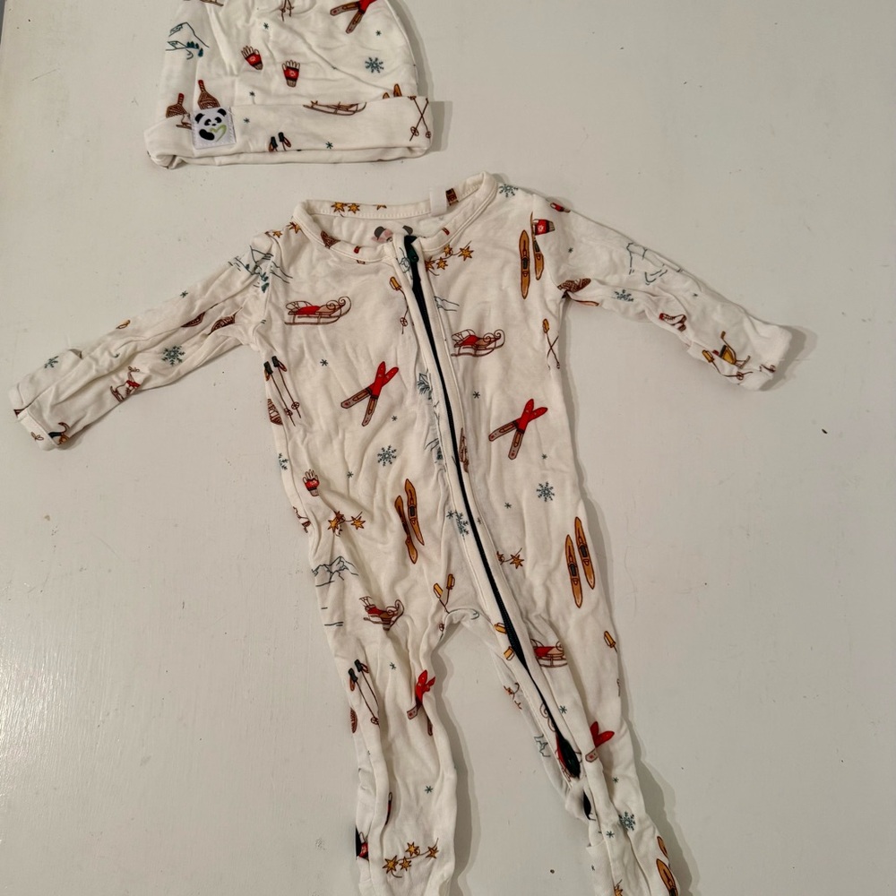 NB Bellabu Bear Convertible Footie Pajamas with Matching Hat EUC